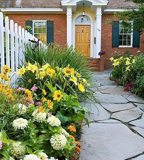 Những vườn hoa đẹp trước nhà
