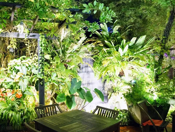 Thi công sân vườn café