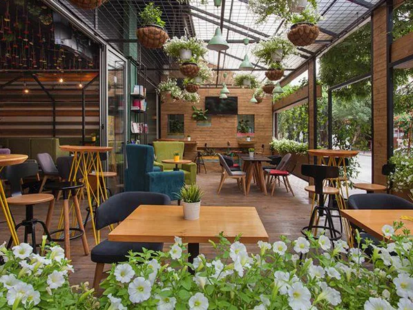 Thi công sân vườn café