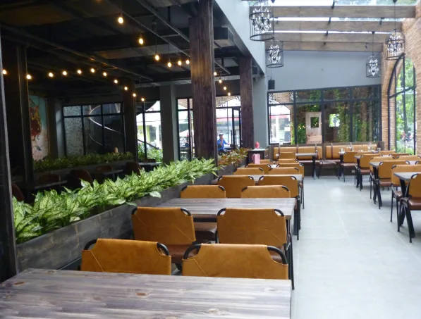 Thiết kế thi công cảnh quan nhà hàng Topping Beef Độc Lập