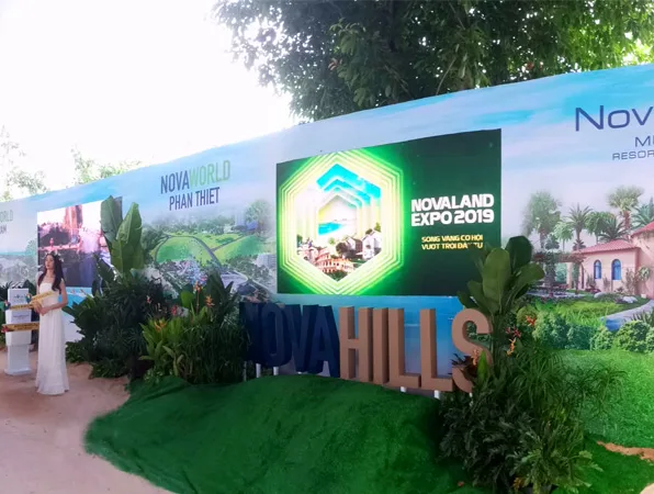 Thiết kế thi công mảng xanh trang trí sự kiện Novaland Expo 2019