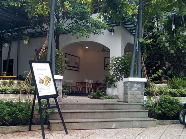Thiết kế thi công sân vườn café Trung Nguyên Legend