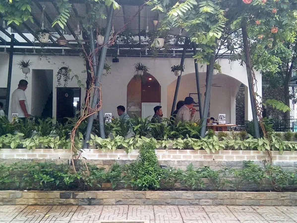 Thiết kế thi công sân vườn café Trung Nguyên Legend